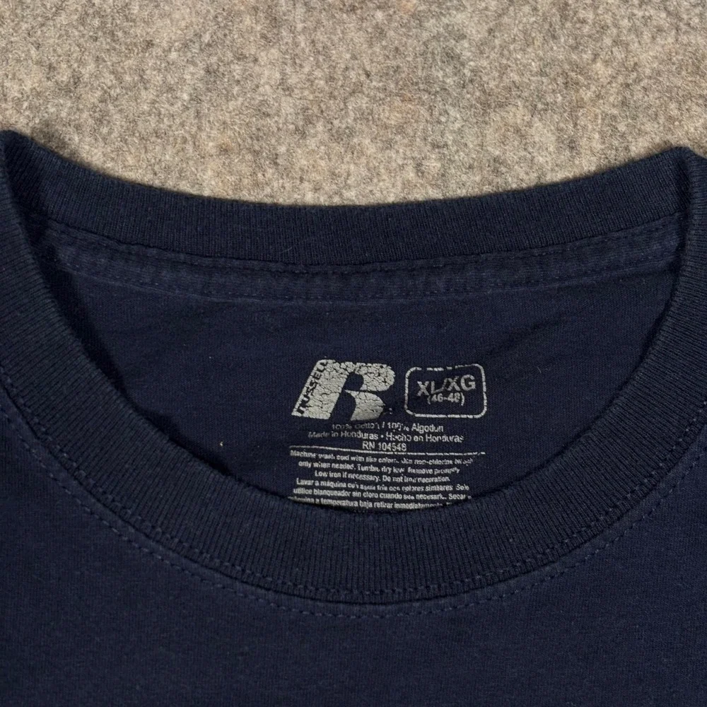 Russell Notre Dame T-Shirt Mens XL Navy Blue Fighting Irish Graphic Tee NCAA‎
